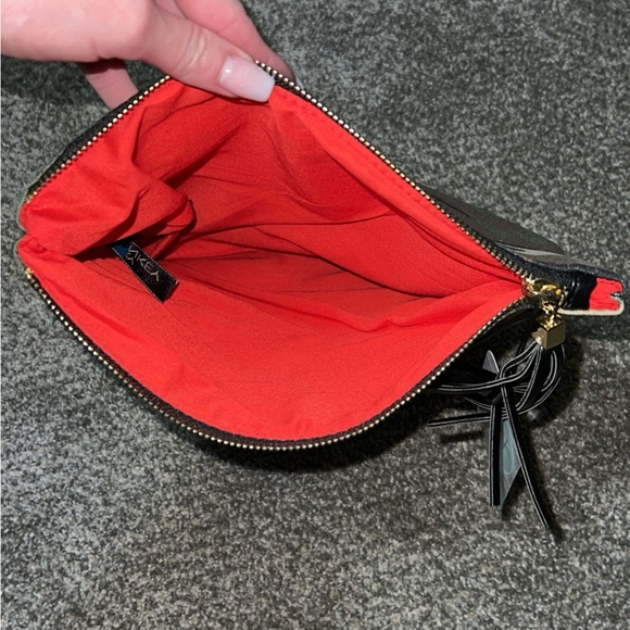 NWT Camo Clutch - Picture 4 of 4